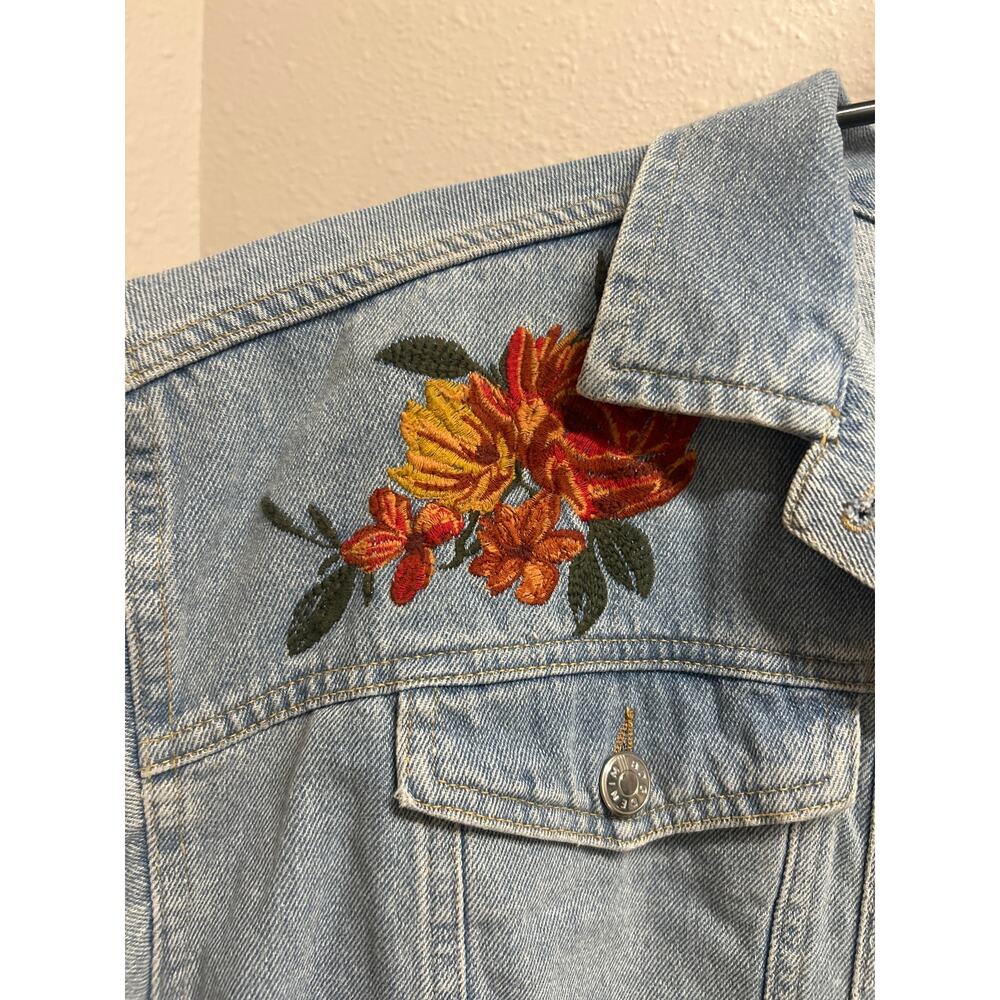 BDG urban outfitters cropped denim jacket floral embroidery jean jacket raw hem - Picture 5 of 12